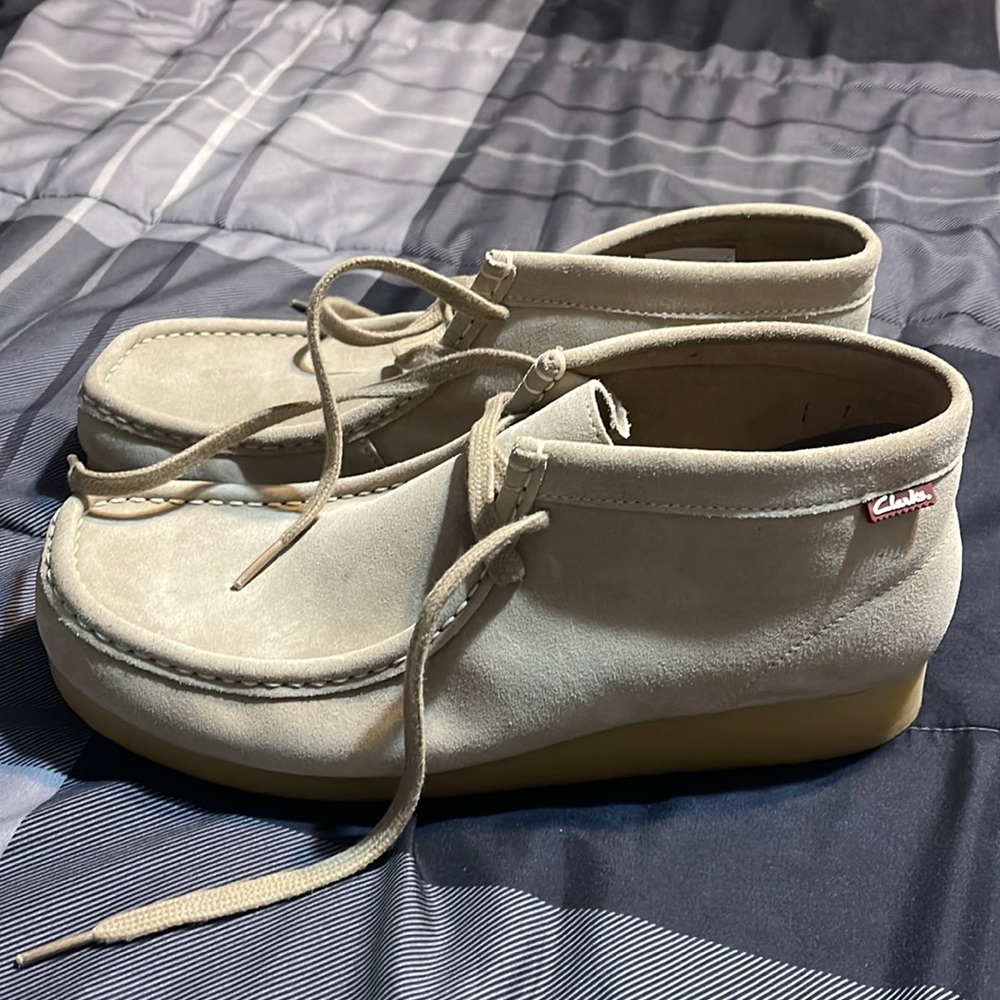 Men’s Clark Wallabee Suede Shoes Size 12M